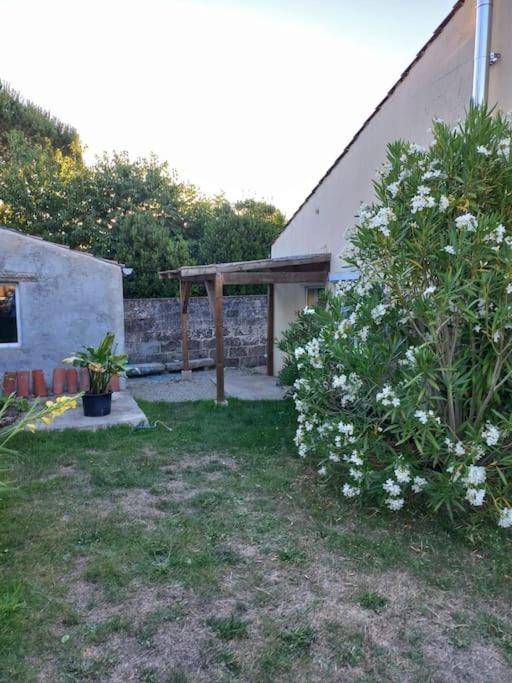 Maisonnette Marine Landeronde Buitenkant foto