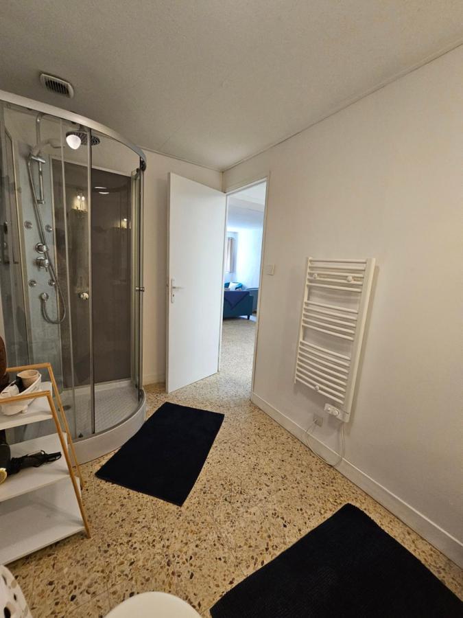 Maisonnette Marine Landeronde Buitenkant foto
